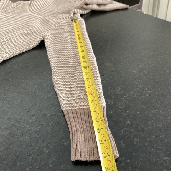 Willi smith oversized turtle neck sweater sz sm. Heavy knit with two tone. NWOT - Picture 12 of 13